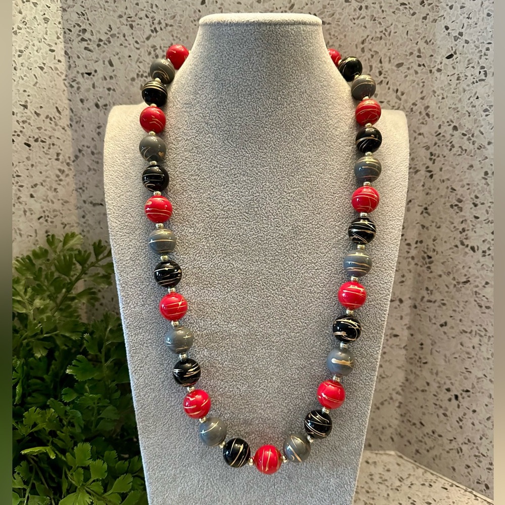Tri color large bead strand necklace
